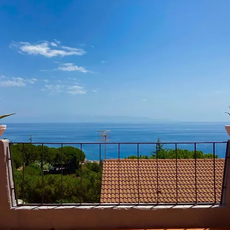 Capoalessio Apartment